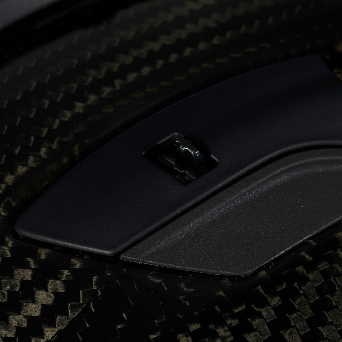 Zeus ZS-1800B Gloss Carbon Kapalı Kask